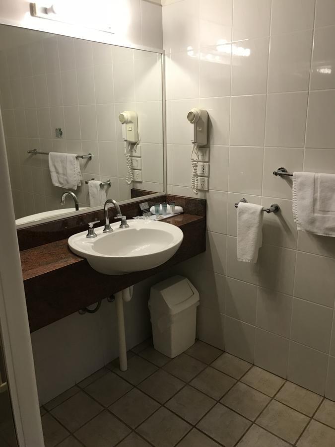 The Kidman Wayside Inn Грифит Екстериор снимка