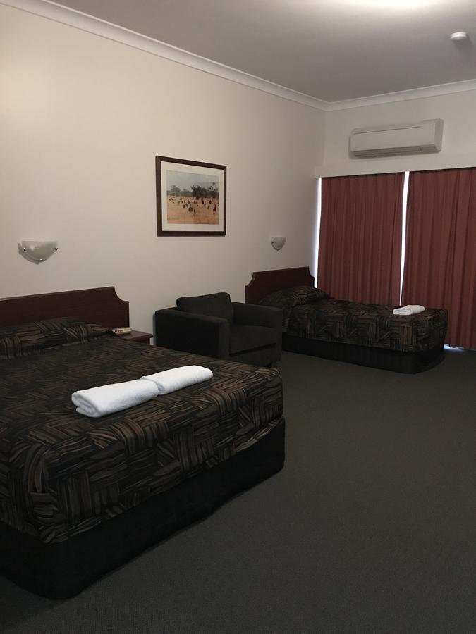 The Kidman Wayside Inn Грифит Екстериор снимка